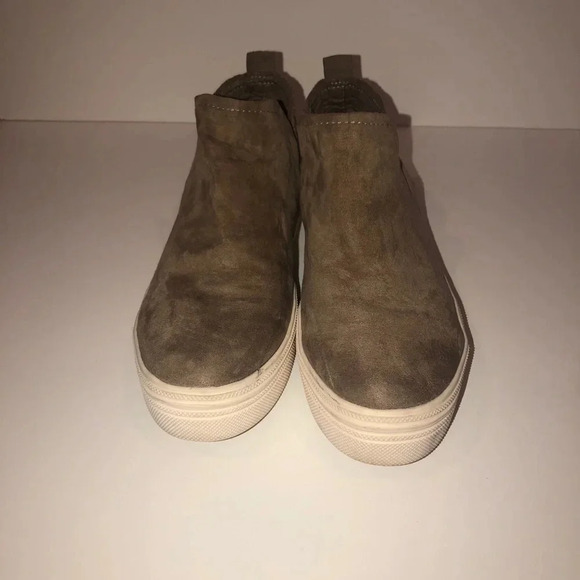 Universal thread shoes - tan -8.5 - Picture 3 of 5